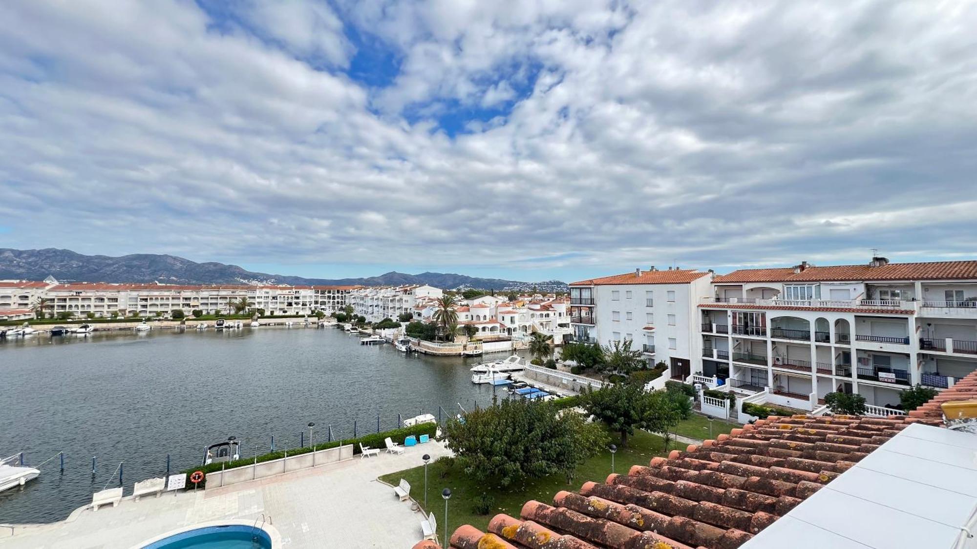 Apartamento Gran Lago Con Vistas Al Canal Empuriabrava Bagian luar foto